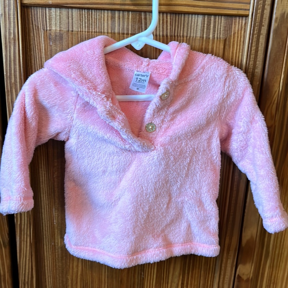 Carter’s hooded sweatshirt size 12 months